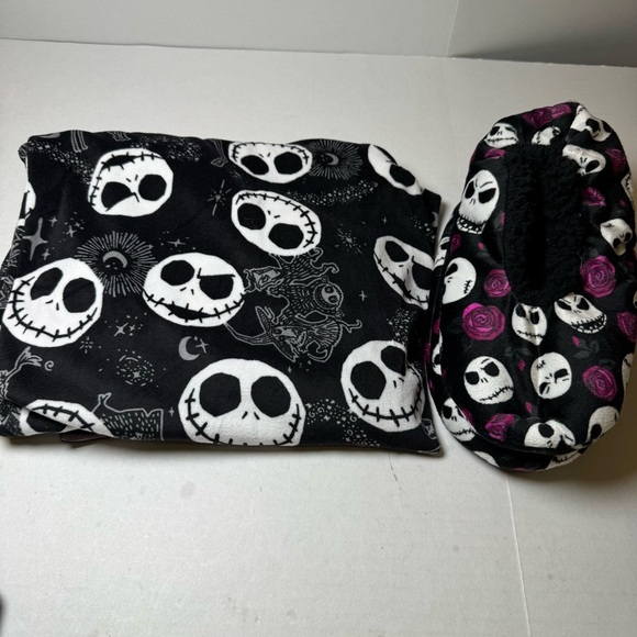 Nightmare Before Christmas Women’s Velour Sleep Pants & House Shoes - Picture 1 of 12